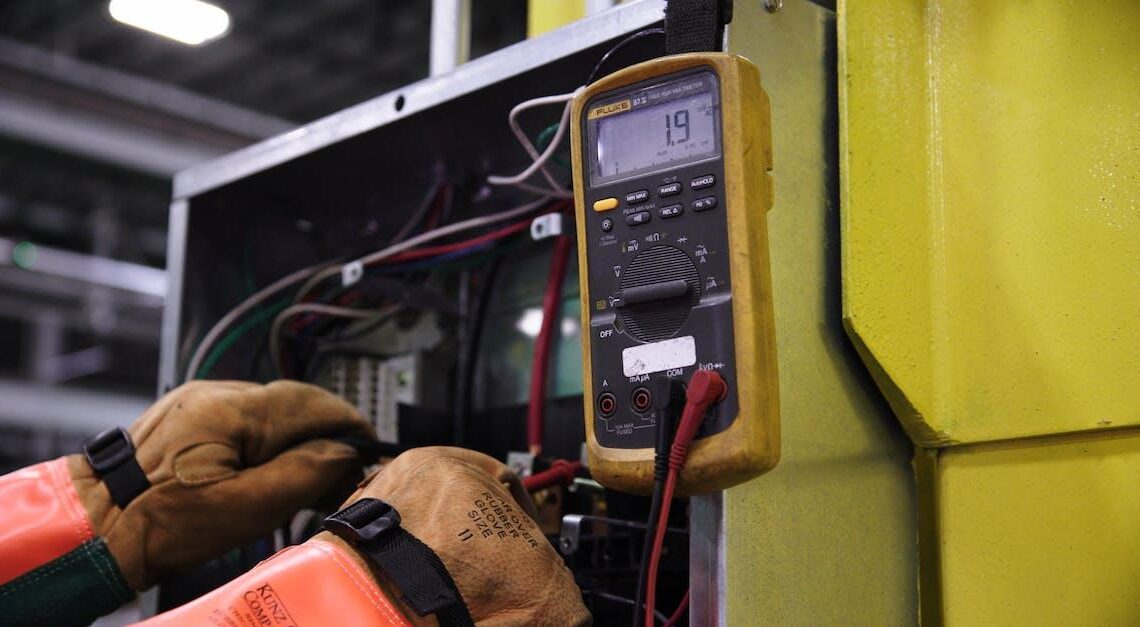 Spar på elektronikken og benyt en professionel el-installatør